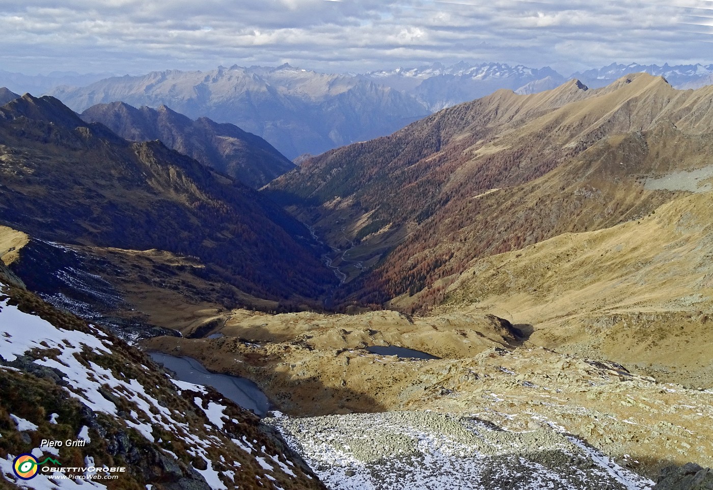 79 Vista sui Laghi di Porcile e la Val Tartano.JPG -                                